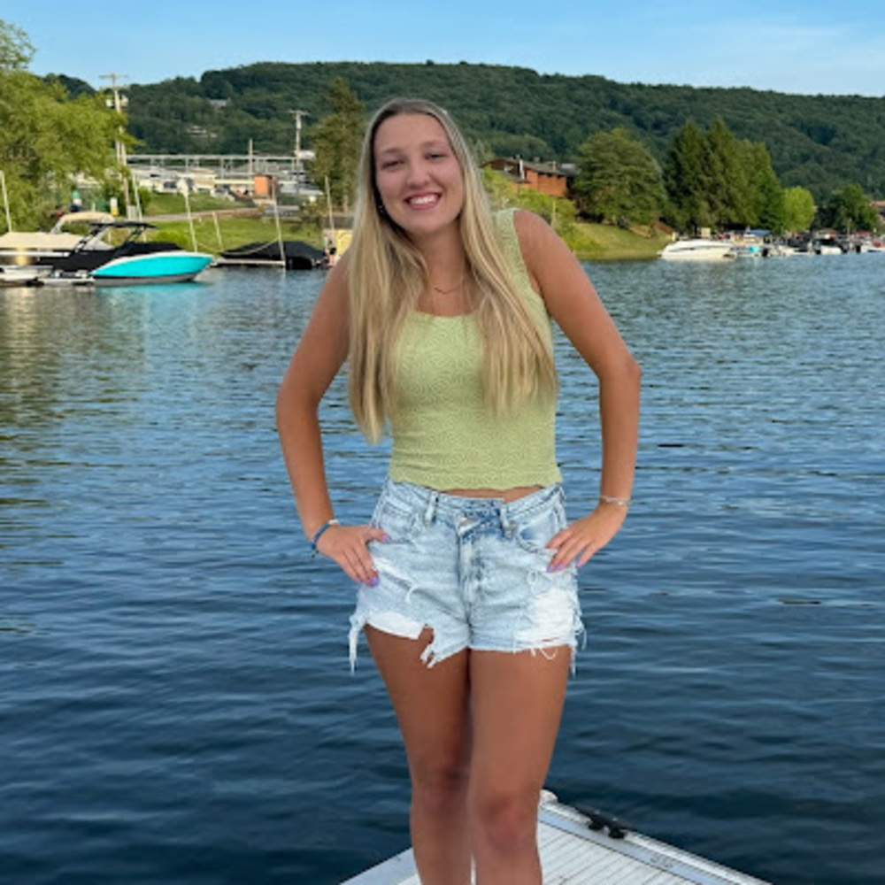 Meet your Posher, Emily